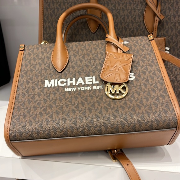 MICHAEL KORS
Mirella Small Logo Crossbody Bag
Brown 
NWT - Picture 8 of 16